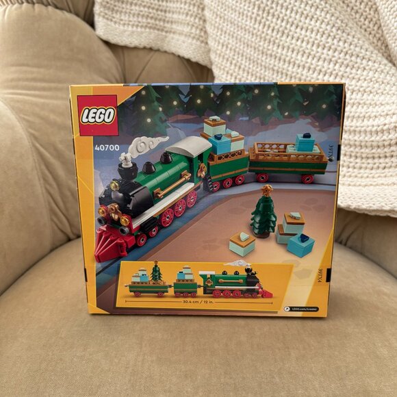 NEW Auth LEGO CREATOR WINTER HOLIDAY TRAIN 40700 SET (RETIRED) - Picture 3 of 5